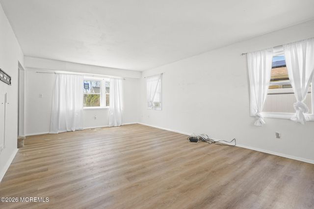 70 Harrington Circle, Willingboro, NJ 08046