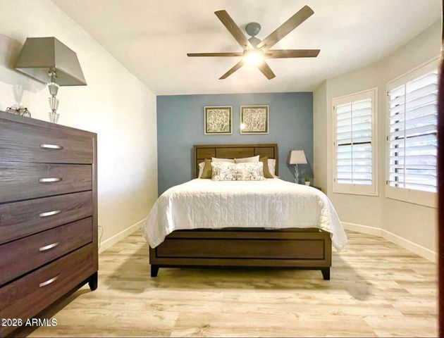 9040 E WINCHCOMB Drive, Scottsdale, AZ 85260