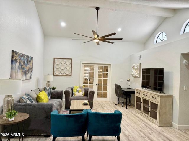 9040 E WINCHCOMB Drive, Scottsdale, AZ 85260