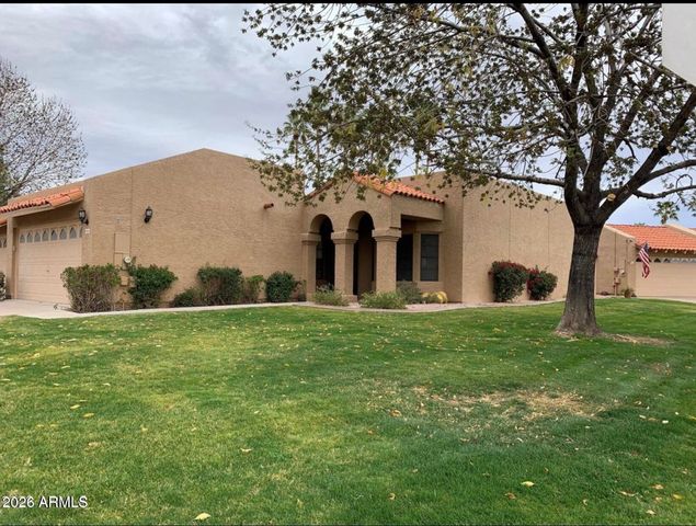 9040 E WINCHCOMB Drive, Scottsdale, AZ 85260