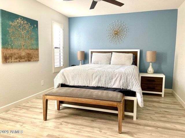 9040 E WINCHCOMB Drive, Scottsdale, AZ 85260