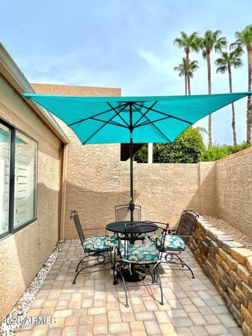 9040 E WINCHCOMB Drive, Scottsdale, AZ 85260