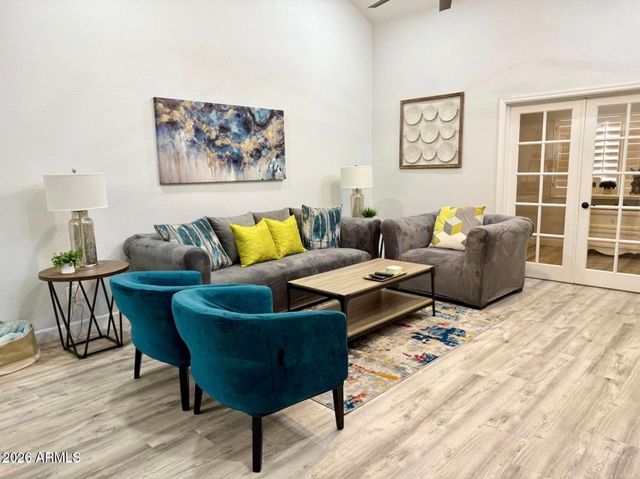 9040 E WINCHCOMB Drive, Scottsdale, AZ 85260