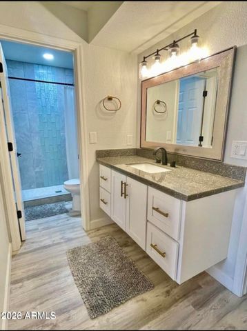 9040 E WINCHCOMB Drive, Scottsdale, AZ 85260