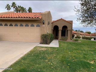 9040 E WINCHCOMB Drive, Scottsdale, AZ 85260