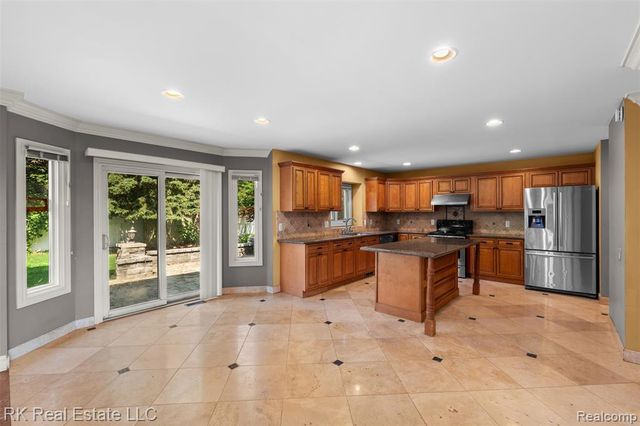 3178 Avalon Road, Rochester Hills, MI 48309