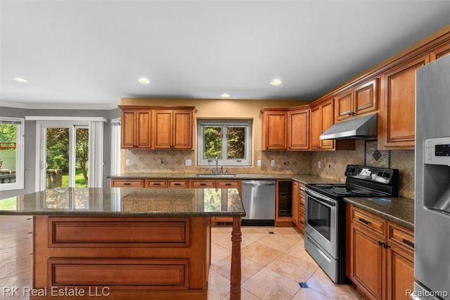 3178 Avalon Road, Rochester Hills, MI 48309