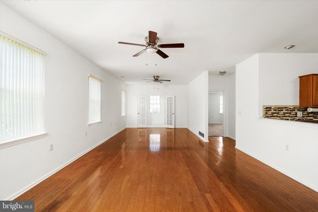 81 MEADOWLARK DR, Hamilton, NJ 08690