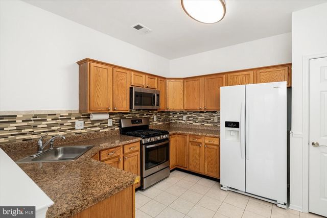81 MEADOWLARK DR, Hamilton, NJ 08690