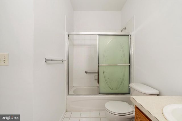 81 MEADOWLARK DR, Hamilton, NJ 08690