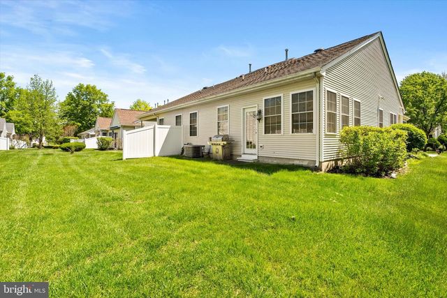 81 MEADOWLARK DR, Hamilton, NJ 08690
