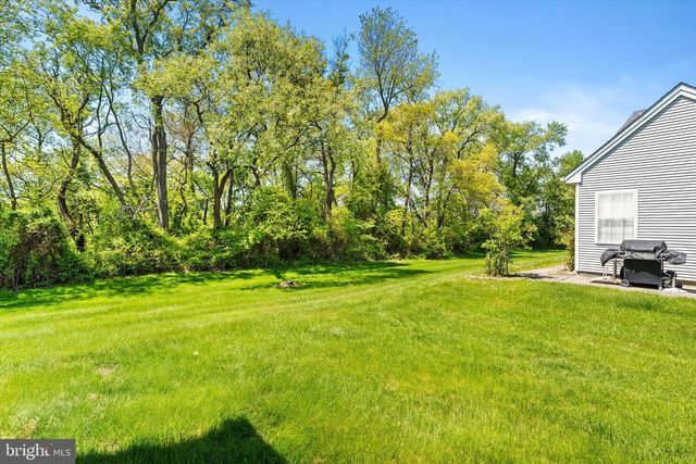 81 MEADOWLARK DR, Hamilton, NJ 08690