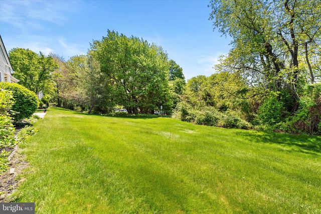 81 MEADOWLARK DR, Hamilton, NJ 08690