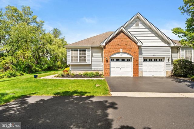 81 MEADOWLARK DR, Hamilton, NJ 08690