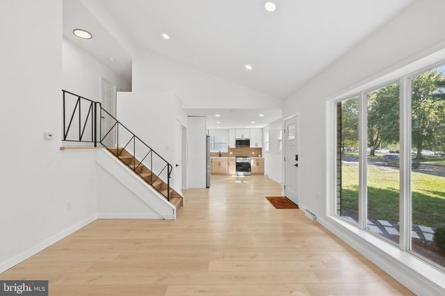 210 NEWTOWN RD, Warminster, PA 18974