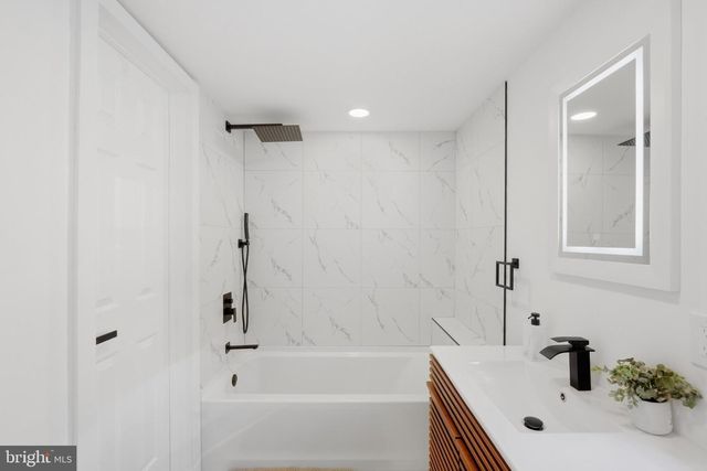 210 NEWTOWN RD, Warminster, PA 18974
