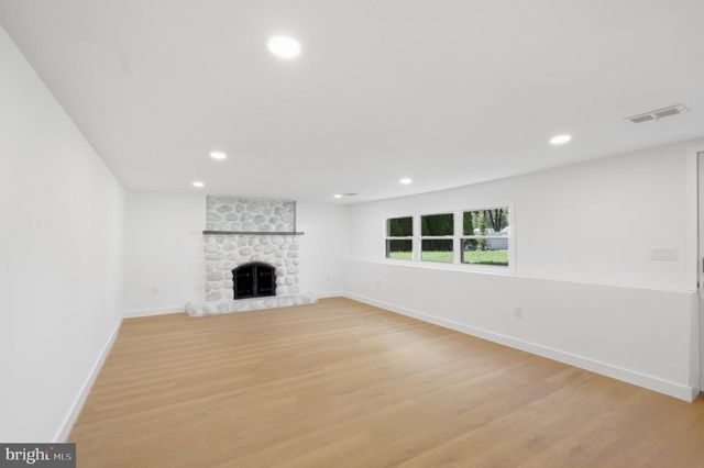 210 NEWTOWN RD, Warminster, PA 18974