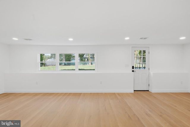 210 NEWTOWN RD, Warminster, PA 18974