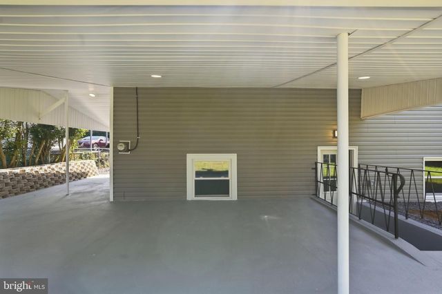 210 NEWTOWN RD, Warminster, PA 18974