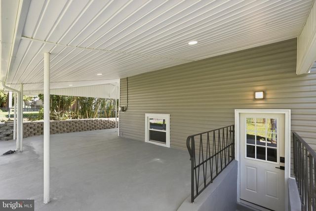 210 NEWTOWN RD, Warminster, PA 18974