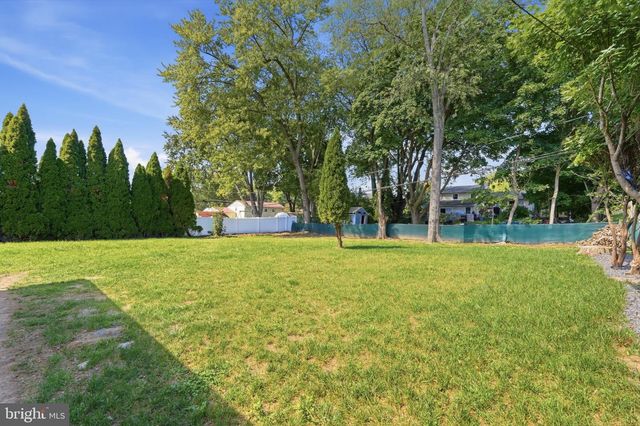210 NEWTOWN RD, Warminster, PA 18974