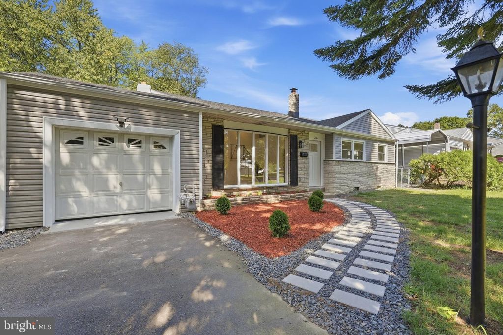 210 NEWTOWN RD, Warminster, PA 18974 — photo 2
