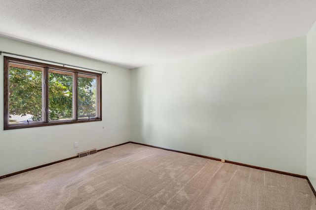 7716 Humboldt Avenue N, Brooklyn Park, MN 55444