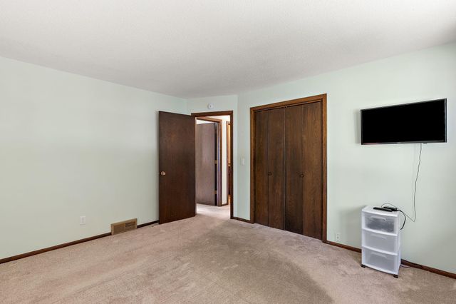7716 Humboldt Avenue N, Brooklyn Park, MN 55444