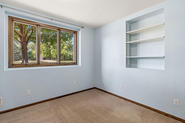 7716 Humboldt Avenue N, Brooklyn Park, MN 55444