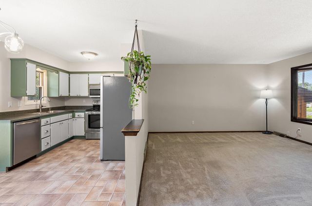 7716 Humboldt Avenue N, Brooklyn Park, MN 55444