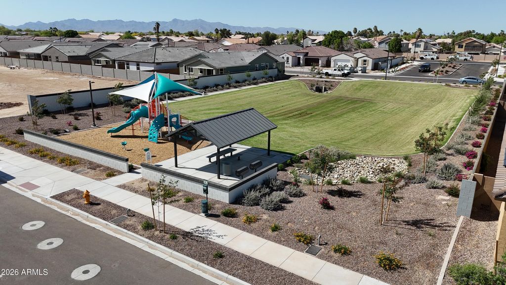 15894 W LARKSPUR Drive, Goodyear, AZ 85338 — photo 5