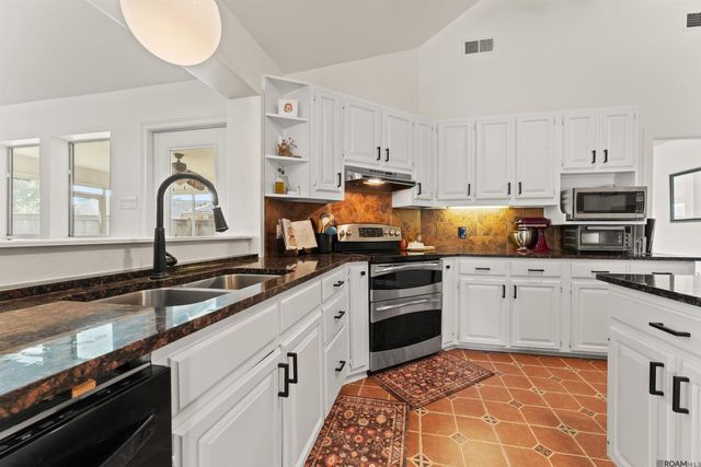2941 Lockefield Dr, Baton Rouge, LA 70816