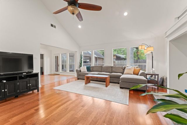2941 Lockefield Dr, Baton Rouge, LA 70816