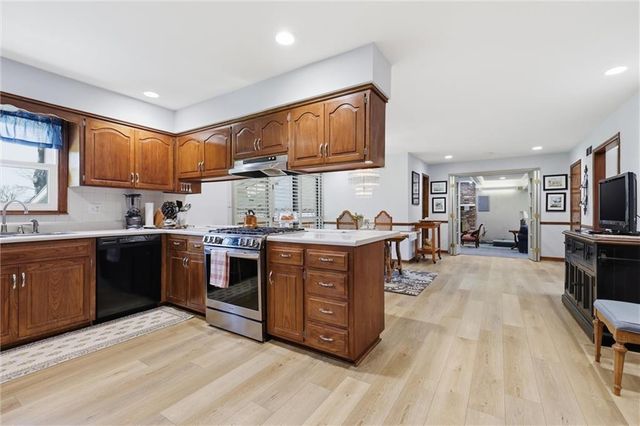 4950 Parish Drive, Roeland Park, KS 66205