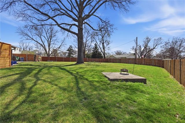 4950 Parish Drive, Roeland Park, KS 66205