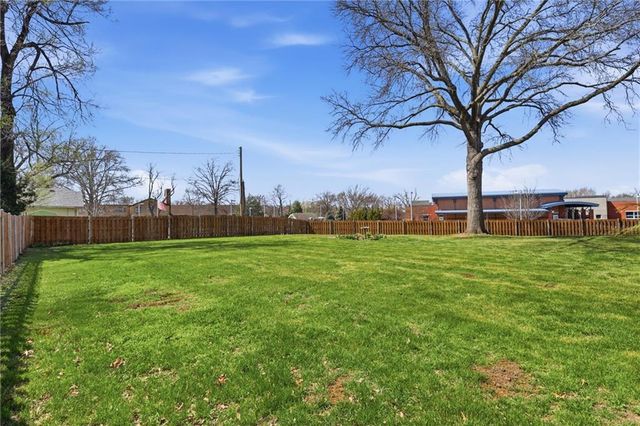 4950 Parish Drive, Roeland Park, KS 66205