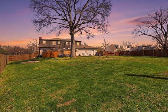 4950 Parish Drive, Roeland Park, KS 66205