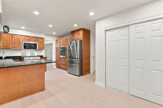 11 Birchwood Avenue, Deerfield, IL 60015