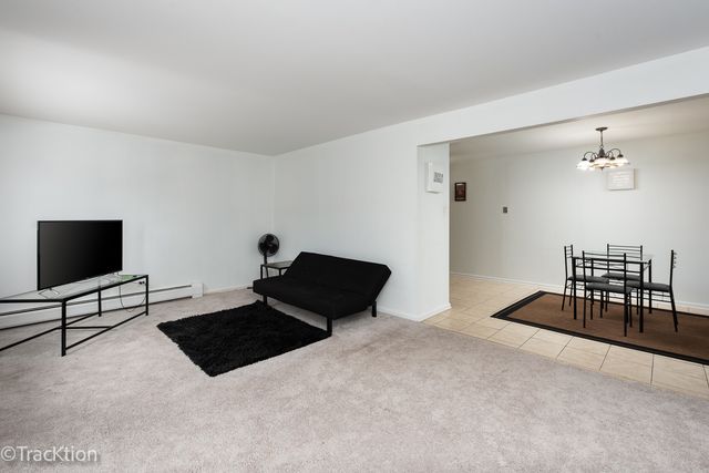 670 Marilyn Avenue 103, Glendale Heights, IL 60139