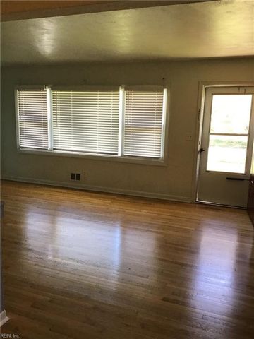 8035 Danbury DR, Norfolk, VA 23518