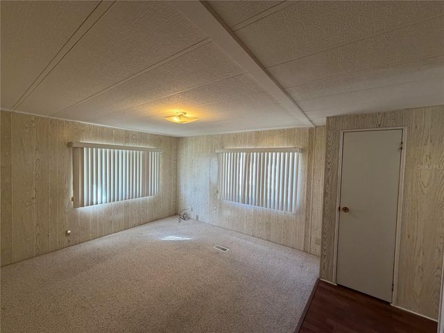 930 TARRSON BOULEVARD, Lady Lake, FL 32159