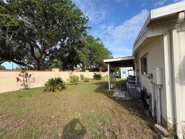 930 TARRSON BOULEVARD, Lady Lake, FL 32159