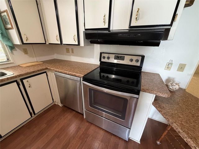 930 TARRSON BOULEVARD, Lady Lake, FL 32159