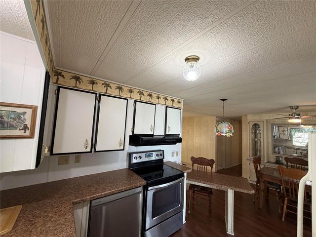 930 TARRSON BOULEVARD, Lady Lake, FL 32159