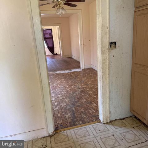 434 SCHILLER AVE, Hamilton, NJ 08610