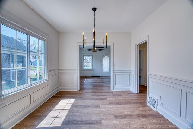 1222 Vann Avenue, Evansville, IN 47714