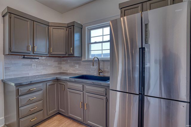 1222 Vann Avenue, Evansville, IN 47714