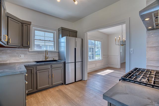 1222 Vann Avenue, Evansville, IN 47714