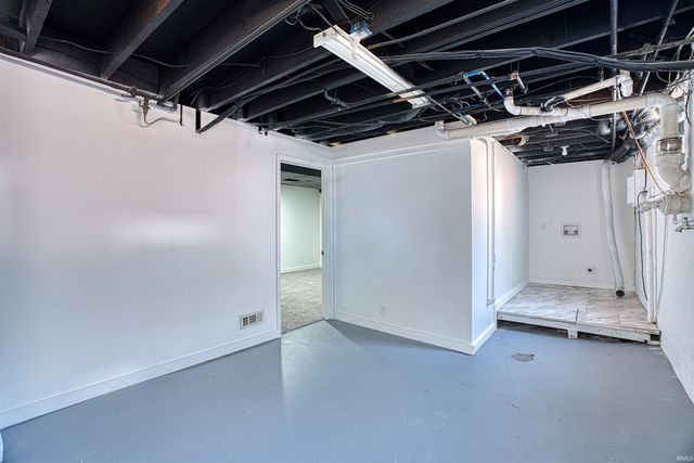 1222 Vann Avenue, Evansville, IN 47714