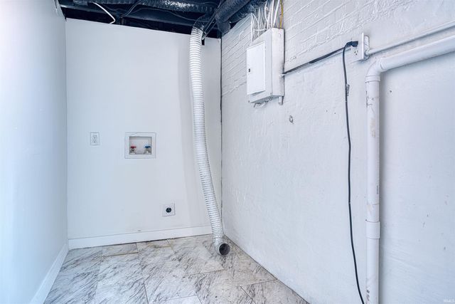 1222 Vann Avenue, Evansville, IN 47714